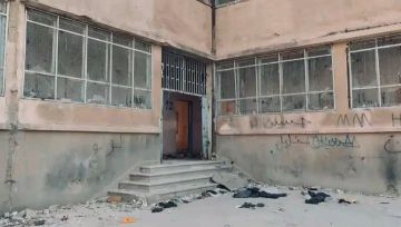 مدارس الحسكة بين أرقام الجاهزية وواقع الصيانةأكثر من 410آلاف طالب على أبواب عام دراسي جديد وسط نقص المقاعد وتضرر الأبنية مدارس الحسكة بين أرقام الجاهزية وواقع الصيانةأكثر من 410آلاف طالب على أبواب عام دراسي جديد وسط نقص المقاعد وتضرر الأبنية