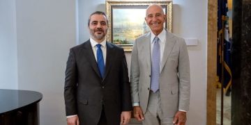 الشيباني يبحث في أنقرة مع المبعوث الأمريكي باراك تهدئة التوتر الإقليمي وتعزيز العلاقات الشيباني يبحث في أنقرة مع المبعوث الأمريكي باراك تهدئة التوتر الإقليمي وتعزيز العلاقات