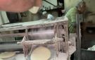 100 عام .. تعرف إلى أقدم فرن لصناعة القربان المقدس في دمشق ( فيديو )