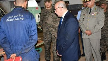 وزير الدفاع الوطني يؤدي زيارة إلى الإدارة العامة للأشغال