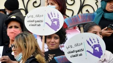 لزهر الضاوي: _يلعنها..للة البنات..؟؟!!_ (من وحي تجميد جمعية النساء الديموقراطيات) لزهر الضاوي: _يلعنها..للة البنات..؟؟!!_ (من وحي تجميد جمعية النساء الديموقراطيات)