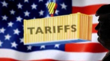 ترامب يفرض رسوما جمركية جديدة على الشاحنات والحافلات