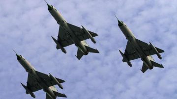 بعد تعليق اتفاقية سابقة.. وفد عسكري سوداني رفيع يعقد اتفاقية أسلحة جديدة مع باكستان بعد تعليق اتفاقية سابقة.. وفد عسكري سوداني رفيع يعقد اتفاقية أسلحة جديدة مع باكستان