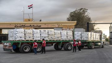 400 شاحنة مساعدات تتحرك تمهيدا لدخول غزة 400 شاحنة مساعدات تتحرك تمهيدا لدخول غزة