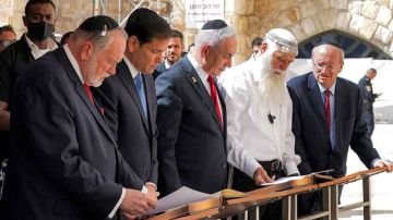 فيما أمريكا تدعم وتشارك في الحفريات الصهيونية ... الأقصى... يتهاوى