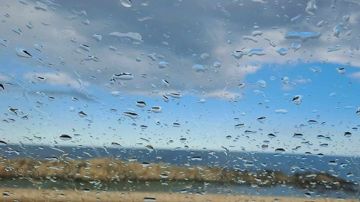 طقس اليوم: الحرارة في انخفاض نسبي مع بعض الأمطار الضعيفة