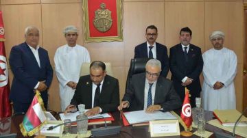 بحضور سفير سلطنة عمان ...شركة أونك العمانية توقع بروتوكولات اتفاقات مع شركتين رائدتين في تونس بحضور سفير سلطنة عمان ...شركة أونك العمانية توقع بروتوكولات اتفاقات مع شركتين رائدتين في تونس