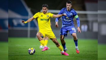 كأس بلغاريا لكرة القدم: منتصر التريكي يتألق .. ويساهم في الإنتصار العريض لفريقه كأس بلغاريا لكرة القدم: منتصر التريكي يتألق .. ويساهم في الإنتصار العريض لفريقه