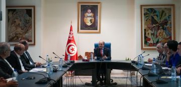 وزير السياحة يستقبل أعضاء المكتب التنفيذي الجديد للجامعة التونسية للمطاعم السياحية وزير السياحة يستقبل أعضاء المكتب التنفيذي الجديد للجامعة التونسية للمطاعم السياحية