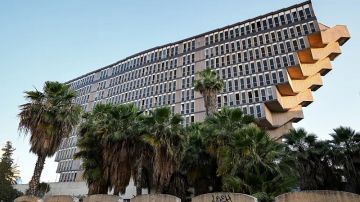 إعادة إطلاق المشروع الاستراتيجي لنزل البحيرة بتونس والتزام مشترك لجعله رمزا للتجديد العمراني والسياحي إعادة إطلاق المشروع الاستراتيجي لنزل البحيرة بتونس والتزام مشترك لجعله رمزا للتجديد العمراني والسياحي