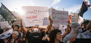 تونس العاصمة: مسيرة سلمية تضامنية مع الحراك البيئي بقابس (صور و فيديو) تونس العاصمة: مسيرة سلمية تضامنية مع الحراك البيئي بقابس (صور و فيديو)
