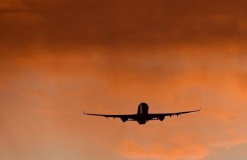 على خطى رونالد ريغان.. عمدة نيس يريد تبديل مراقبي الملاحة الجوية في المطار بعسكريين على خطى رونالد ريغان.. عمدة نيس يريد تبديل مراقبي الملاحة الجوية في المطار بعسكريين