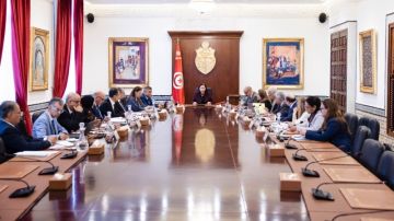 مجلس وزاري مضيق يقر حزمة إجراءات لإنجاح موسم زيت الزيتون مجلس وزاري مضيق يقر حزمة إجراءات لإنجاح موسم زيت الزيتون