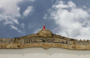 تونس.. محاكمة بدقائق معدودة للمحامي والقاضي المعارض صواب تونس.. محاكمة بدقائق معدودة للمحامي والقاضي المعارض صواب