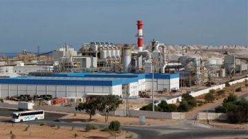 فرع المحامين بڨابس يرفع قضية استعجالية لوقف الإنتاج ببعض وحدات المجمع الكيميائي فرع المحامين بڨابس يرفع قضية استعجالية لوقف الإنتاج ببعض وحدات المجمع الكيميائي