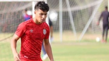 إنتقالات: آدم قرب في طريقه لخوض تجربة إحترافية جديدة