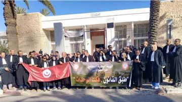 الفرع الجهوي للمحامين بقابس يشارك في الإضراب العام الجهوي الفرع الجهوي للمحامين بقابس يشارك في الإضراب العام الجهوي