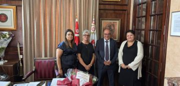 عضوات جمعية النساء الديمقراطيات في زيارة تهنئة للعميد الجديد