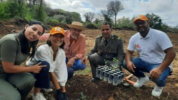 سفيرة هولندا تشارك في غرس 1000 شتلة خروب لتعزيز الرقعة الخضراء بنابل