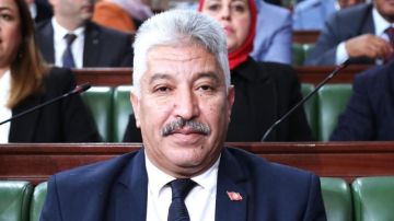 وزير التشغيل: 230 شركة أهلية محدثة حتى الآن 60 منها دخلت طور النشاط الفعلي وزير التشغيل: 230 شركة أهلية محدثة حتى الآن 60 منها دخلت طور النشاط الفعلي