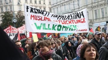 فيينا.. الآلاف من أنصار فلسطين يطالبون بمعاقبة إسرائيل