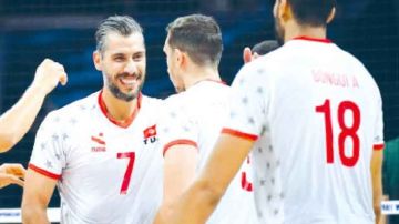 الكرة الطائرة..هل يظفر المنتخب بكأس التحدي العربي؟ الكرة الطائرة..هل يظفر المنتخب بكأس التحدي العربي؟