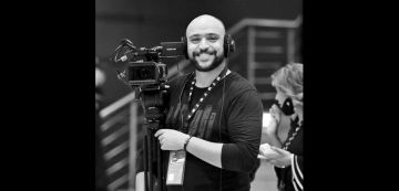 الأسرة الصحفية تودع الزميل الراحل محمد طاطا الأسرة الصحفية تودع الزميل الراحل محمد طاطا