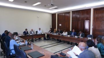 لجنة التربية تناقش مقترح قانون يتعلق بمراجعة الزمن المدرسي لجنة التربية تناقش مقترح قانون يتعلق بمراجعة الزمن المدرسي