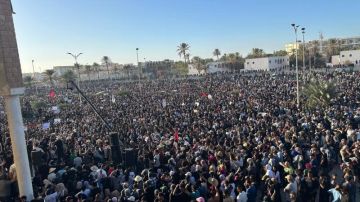 قابس: حملة أوقفوا التلوث تؤكد تواصل التحركات السلمية الى حين تفكيك الوحدات الصناعية الملوثة قابس: حملة أوقفوا التلوث تؤكد تواصل التحركات السلمية الى حين تفكيك الوحدات الصناعية الملوثة