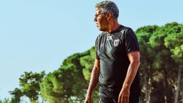 الرابطة الأولى: الملعب التونسي يؤكد التمسك بالمدرب شكري الخطوي