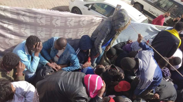 تونس ترحل 10 آلاف مهاجر في 2025 تونس ترحل 10 آلاف مهاجر في 2025