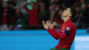 «يوم أسود» في مسيرة رونالدو  ..أوّل طرد مع البرتغال.. هزيمة أمام إيرلندا وعقوبة قاسية