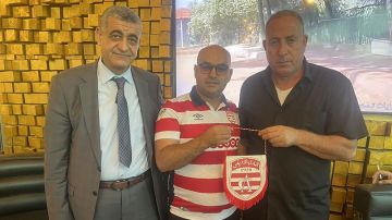 رابطة مشجعي نادي جبل المكبر المقدسي الفلسطيني تحتج على مواجهة النادي الإفريقي وفريق نجوم القدس