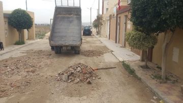 جندوبة: سكان تقسيم الهناء يرقعون الطريق