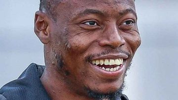 أخبار النادي الافريقي: رهان على كينزومبي ولقاء تضامني أمام نادي جبل المكبر أخبار النادي الافريقي: رهان على كينزومبي ولقاء تضامني أمام نادي جبل المكبر