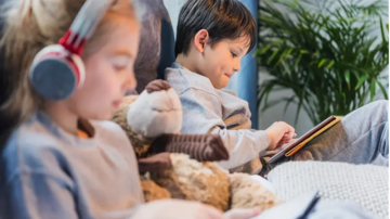 ماليزيا تعتزم حظر التواصل الاجتماعي لمن هم أقل من 16 عاما