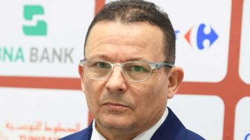 إدارة التحكيم سلمت الفار للفرنسيين و أرضت الترجي والإفريقي : صافرتنا بين أياد مرتعشة إدارة التحكيم سلمت الفار للفرنسيين و أرضت الترجي والإفريقي : صافرتنا بين أياد مرتعشة