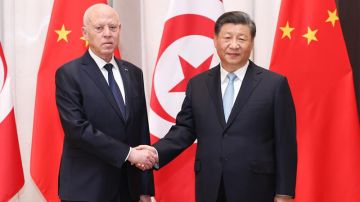 رئيس الدولة يحسم الأسئلة العالقة: مستقبلنا مع الصين رئيس الدولة يحسم الأسئلة العالقة: مستقبلنا مع الصين