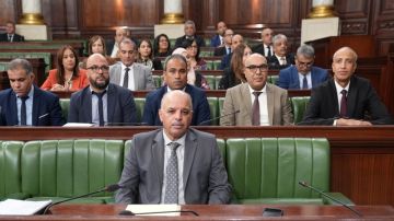 وزارة النقل ستخصص قرابة 532 مليون دينار لتنمية وتطوير قطاع النقل العام المقبل وزارة النقل ستخصص قرابة 532 مليون دينار لتنمية وتطوير قطاع النقل العام المقبل