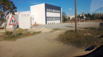 بوعرقوب: الأولياء يستنكرون غياب سور الملعب بالمدرسة الابتدائية ببرج حفيظ بوعرقوب: الأولياء يستنكرون غياب سور الملعب بالمدرسة الابتدائية ببرج حفيظ