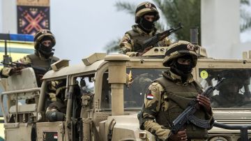 صحيفة عبرية: القوات المصرية تزعج إسرائيل وتتسبب في عرقلة أكبر صفقة في التاريخ