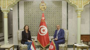 استدعاء سفيرة هولندا لإبلاغها احتجاجا شديد اللهجة ودعوتها الى احترام الأعراف الدبلوماسية استدعاء سفيرة هولندا لإبلاغها احتجاجا شديد اللهجة ودعوتها الى احترام الأعراف الدبلوماسية