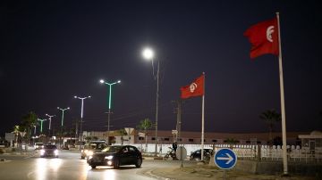 وزارة البيئة: تركيز 850 نقطة اضاءة مقتصدة للطاقة بمدينة القيروان وزارة البيئة: تركيز 850 نقطة اضاءة مقتصدة للطاقة بمدينة القيروان