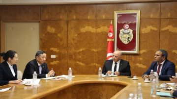 رشيد عامري يبحث آفاق تعاون تونسي صيني في مجالات النقل