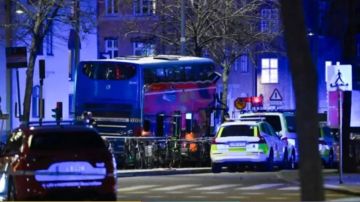 ستوكهولم: قتلى في اصطدام حافلة بمحطة للركاب ستوكهولم: قتلى في اصطدام حافلة بمحطة للركاب