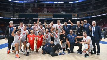 المنتخب الوطني للكرة الطائرة يشد الرحال إلى عمان المنتخب الوطني للكرة الطائرة يشد الرحال إلى عمان