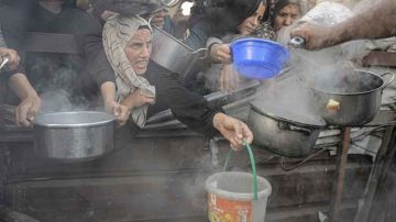 إسرائيل تمنع الغذاء والدواء عن القطاع : غزة بين التجويع وقسوة الشتاء إسرائيل تمنع الغذاء والدواء عن القطاع : غزة بين التجويع وقسوة الشتاء