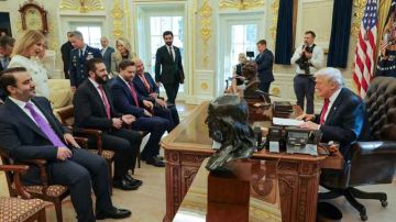 من إرهابي مطلوب إلى ضيف مبجل في البيت الأبيض .. الجولاني يسلم مفاتيح دمشق