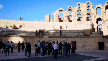 المهدية ...في إطار البرنامج الوطني للترويج للمواقع التاريخية.. يوم سياحي بقصر الجم الأثري المهدية ...في إطار البرنامج الوطني للترويج للمواقع التاريخية.. يوم سياحي بقصر الجم الأثري