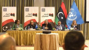 بينهم شخصيات متطرفة.. انتقادات حقوقية تطعن في آلية اختيار المشاركين بالحوار المهيكل في ليبيا بينهم شخصيات متطرفة.. انتقادات حقوقية تطعن في آلية اختيار المشاركين بالحوار المهيكل في ليبيا